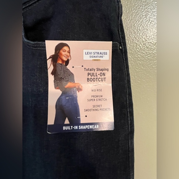 Levis Totally Shaping Pull On Bootcut  Dark Blue Jeans Comfort Stretch 18S NWT - Picture 5 of 13